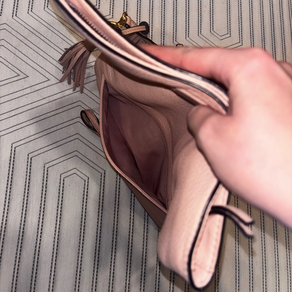 Tory Burch | McGraw Pink Leather Fold-Over Crossbody Bag | Excellent Condition - Picture 8 of 9